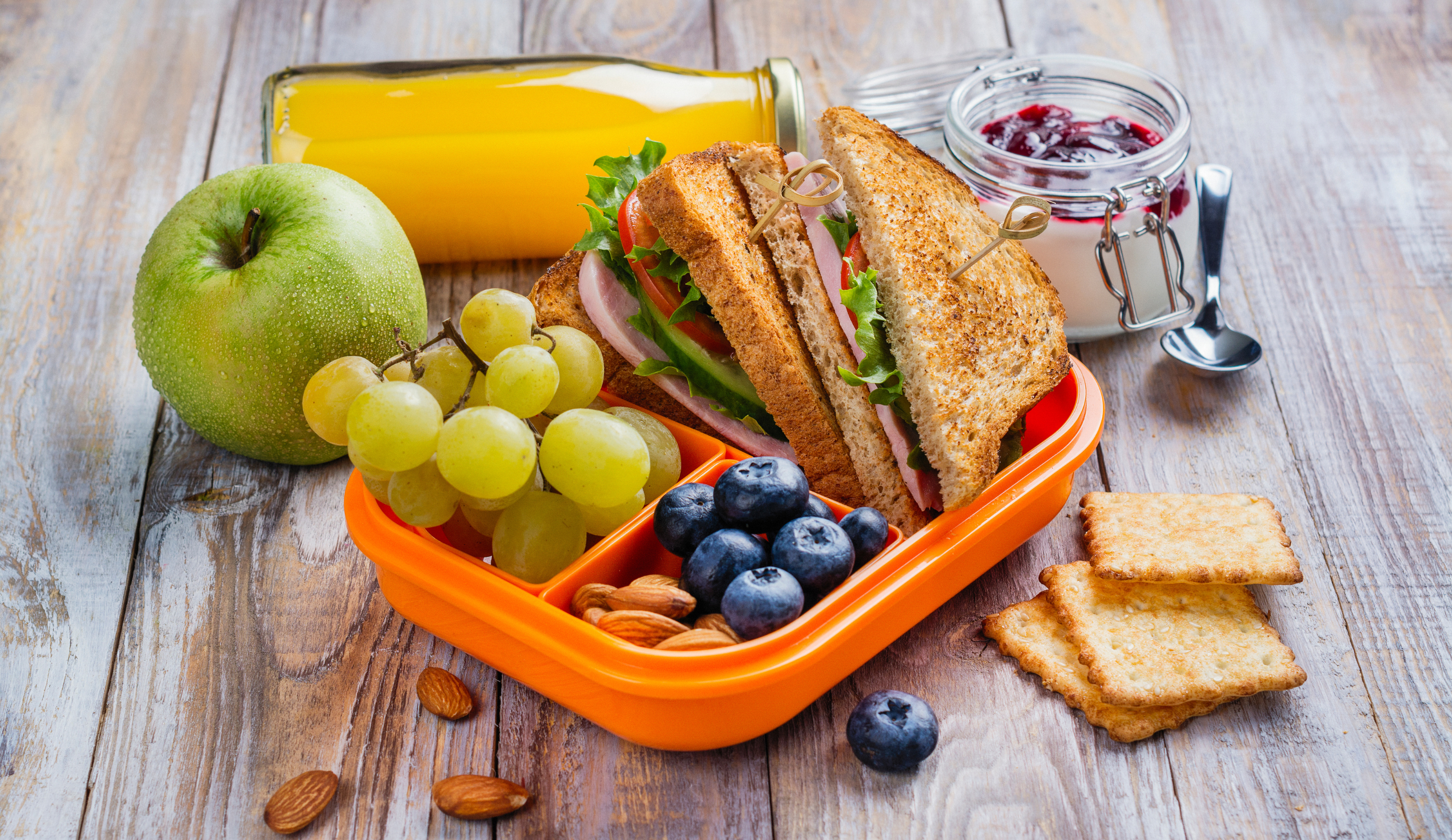 5 Top Tips for packing a healthy lunchbox